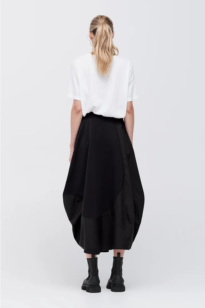 Wave Skirt (Black)