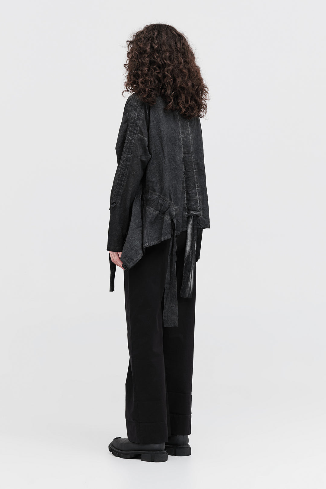 Diffused Exhibition Sweater (Blackened Grey)